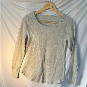 Old Navy Light Gray Long Sleeve Tee